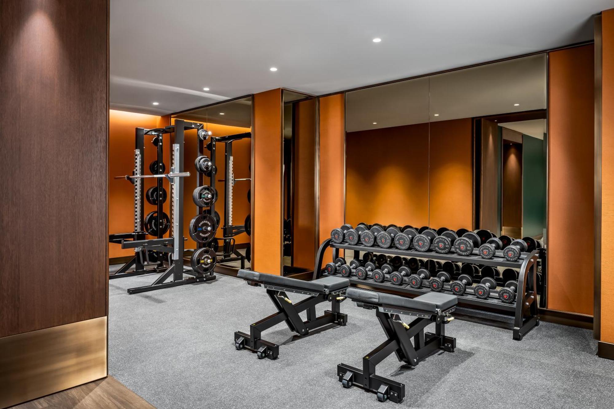 Fairmont Royal York Hotel Toronto Luaran gambar The gym at the Mandarin Oriental